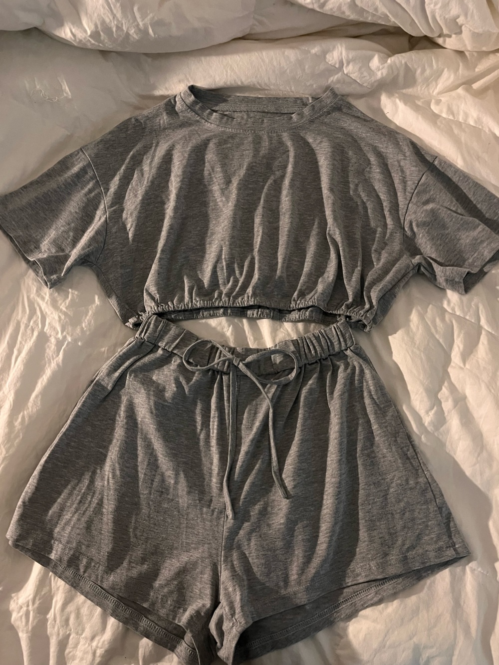Gray Cropped Lounge Set by SHEIN
